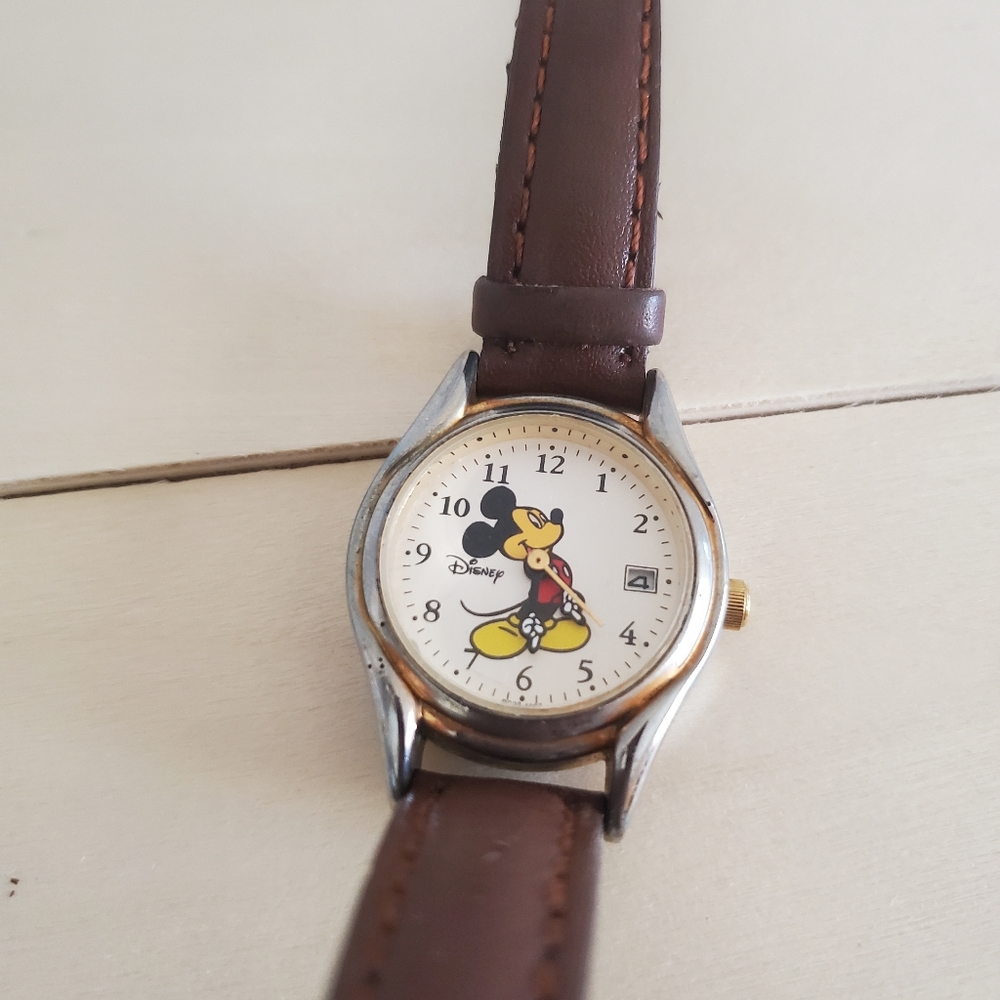Disney Mickey Mouse vintage Watch brown leather band - Picture 5 of 8